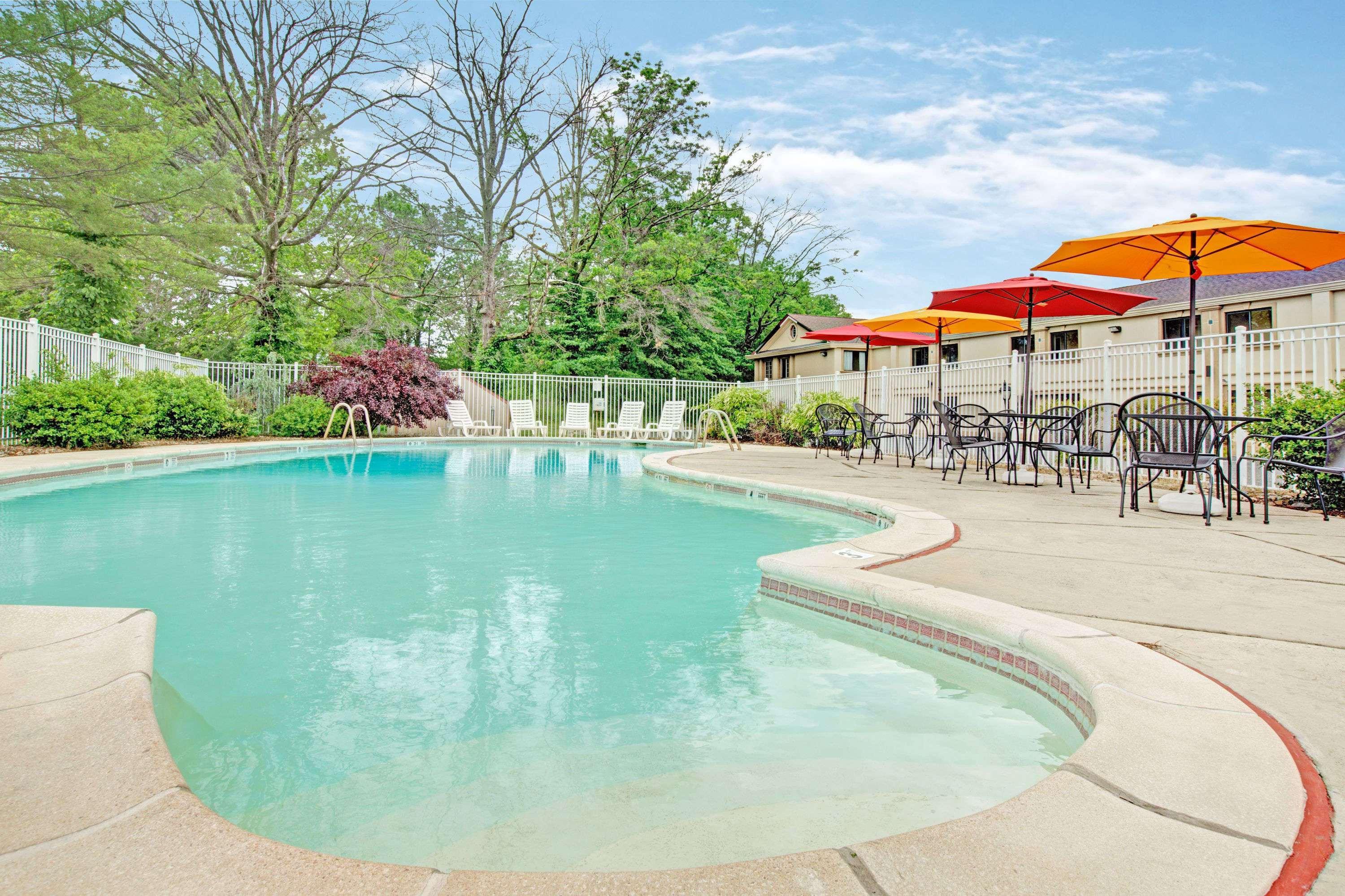 Ramada Inn Flemington Εξωτερικό φωτογραφία